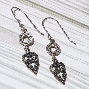 SILVER 925 A DANGLE EARRING